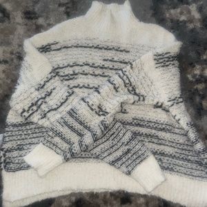 Knox Rose Cropped Sweater